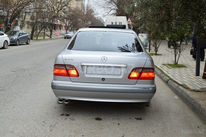 Mercedes E 280 2000, 162,000 km - 2.8 l - Bakı