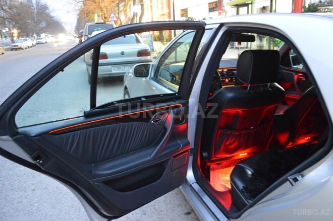 Mercedes E 280 2000, 162,000 km - 2.8 l - Bakı