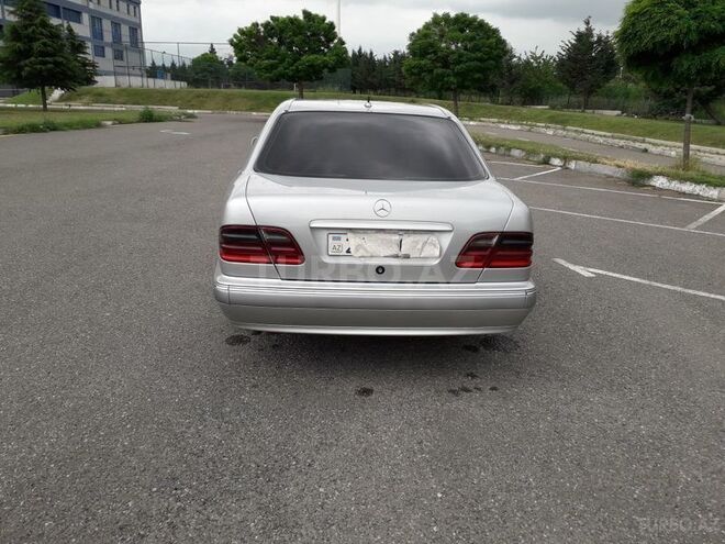 Mercedes E 220 2000, 250,000 km - 2.2 l - Şəmkir