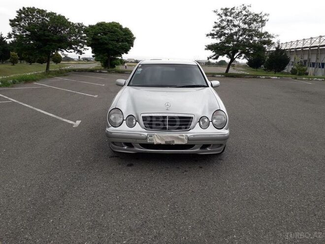Mercedes E 220 2000, 250,000 km - 2.2 l - Şəmkir