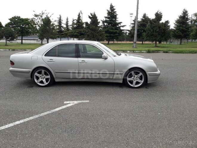 Mercedes E 220 2000, 250,000 km - 2.2 l - Şəmkir