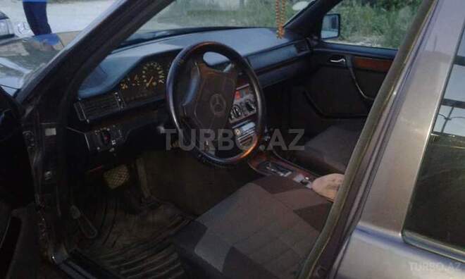 Mercedes E 220 1994, 270,000 km - 2.2 l - Bakı