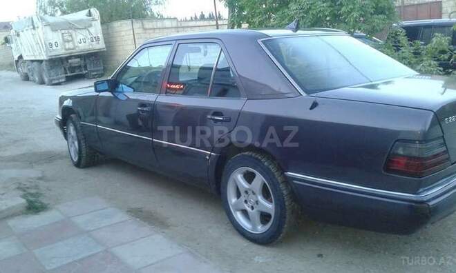 Mercedes E 220 1994, 270,000 km - 2.2 l - Bakı
