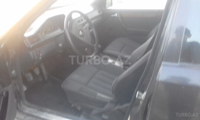 Mercedes E 200 1990, 250,000 km - 2.0 l - Bakı