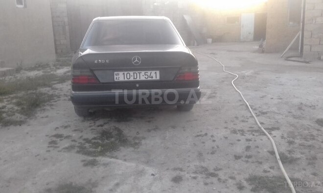 Mercedes E 200 1990, 250,000 km - 2.0 l - Bakı