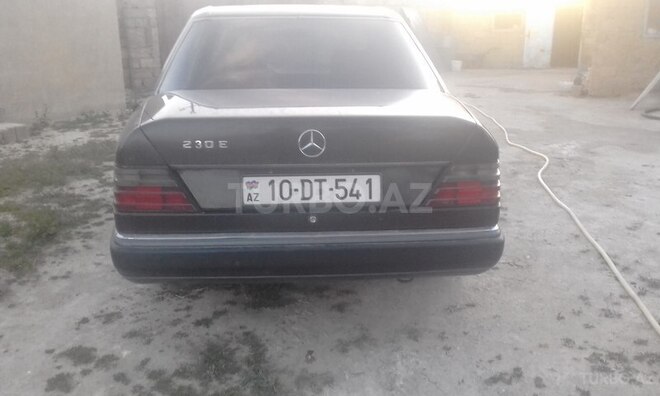 Mercedes E 200 1990, 250,000 km - 2.0 l - Bakı