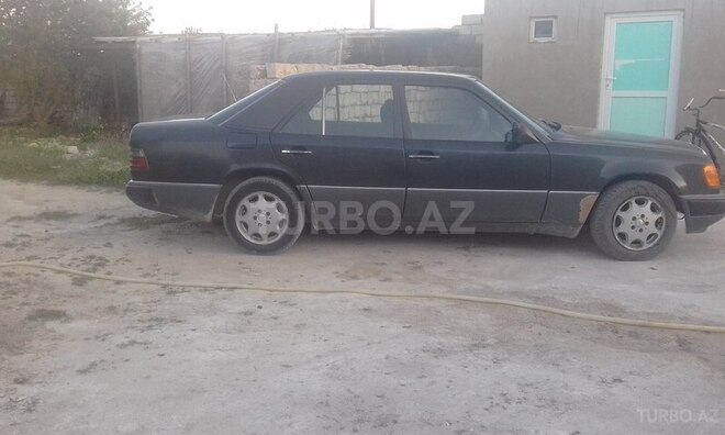 Mercedes E 200 1990, 250,000 km - 2.0 l - Bakı