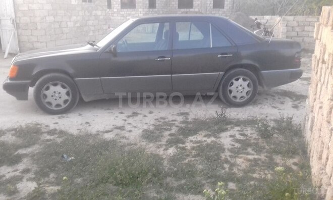 Mercedes E 200 1990, 250,000 km - 2.0 l - Bakı