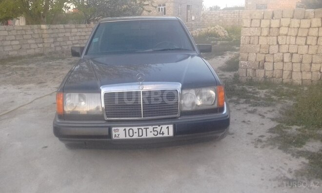 Mercedes E 200 1990, 250,000 km - 2.0 l - Bakı