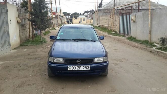 Opel Astra 1994, 320,000 km - 2.0 l - Bakı