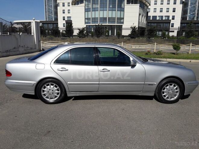 Mercedes E 270 2000, 248,000 km - 2.7 l - Bakı