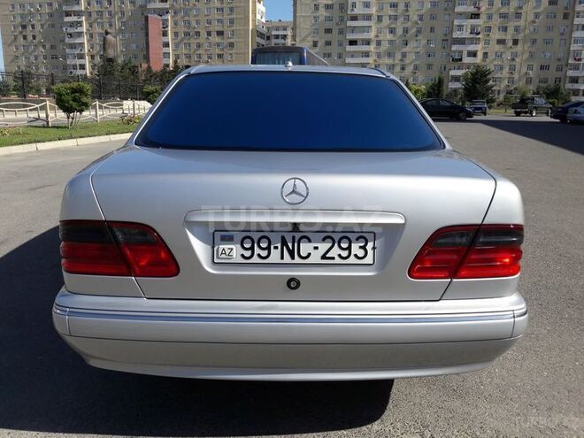 Mercedes E 270 2000, 248,000 km - 2.7 l - Bakı