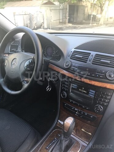 Mercedes E 240 2003, 262,000 km - 2.6 l - Bakı