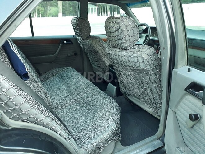 Mercedes E 200 1992, 240,000 km - 2.0 l - Sumqayıt
