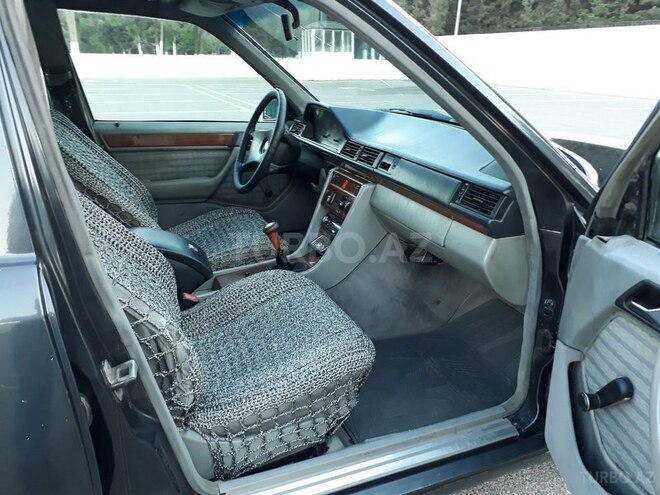 Mercedes E 200 1992, 240,000 km - 2.0 l - Sumqayıt