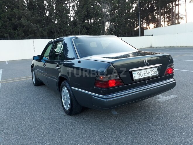 Mercedes E 200 1992, 240,000 km - 2.0 l - Sumqayıt