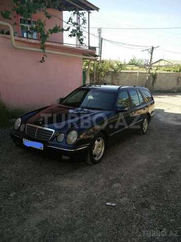 Mercedes E 220 2000, 450,000 km - 2.2 l - Bakı