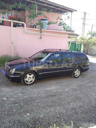 Mercedes E 220 2000, 450,000 km - 2.2 l - Bakı