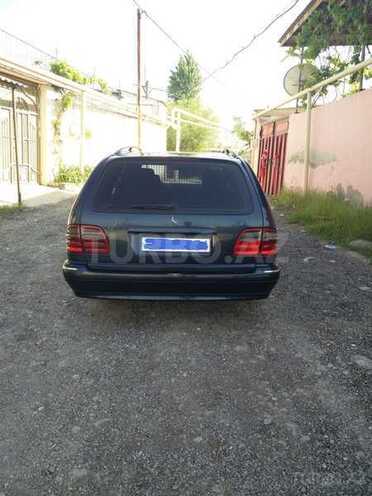 Mercedes E 220 2000, 450,000 km - 2.2 l - Bakı