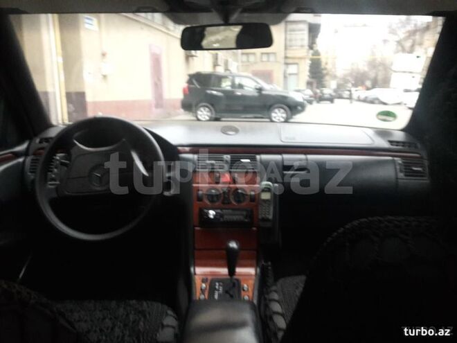 Mercedes E 230 1997, 280,000 km - 2.3 l - Bakı