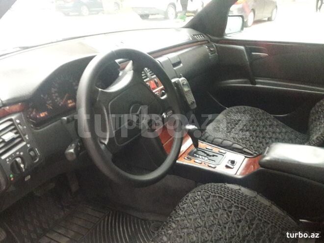 Mercedes E 230 1997, 280,000 km - 2.3 l - Bakı