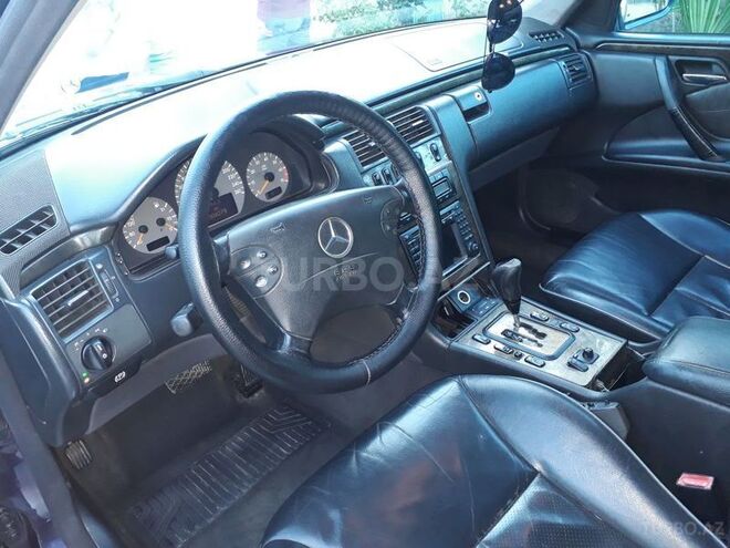 Mercedes E 240 2001, 308,000 km - 2.6 l - Bakı