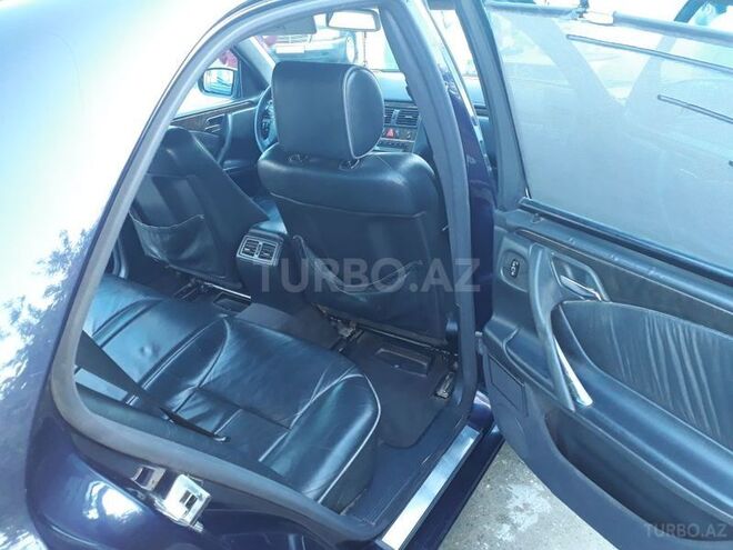 Mercedes E 240 2001, 308,000 km - 2.6 l - Bakı