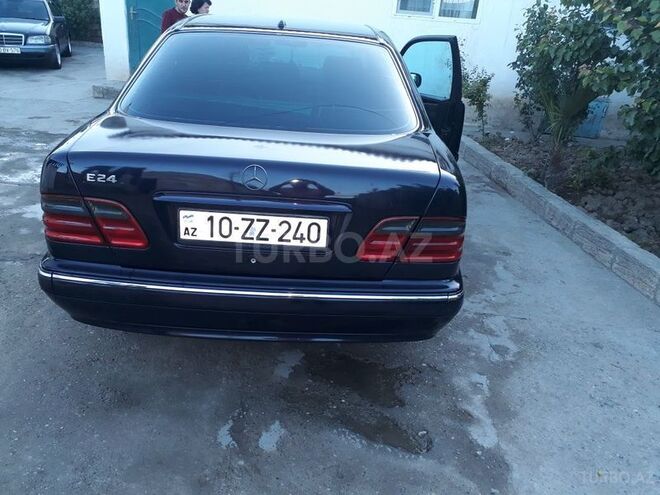 Mercedes E 240 2001, 308,000 km - 2.6 l - Bakı