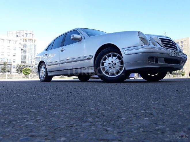 Mercedes E 270 2000, 248,000 km - 2.7 l - Bakı