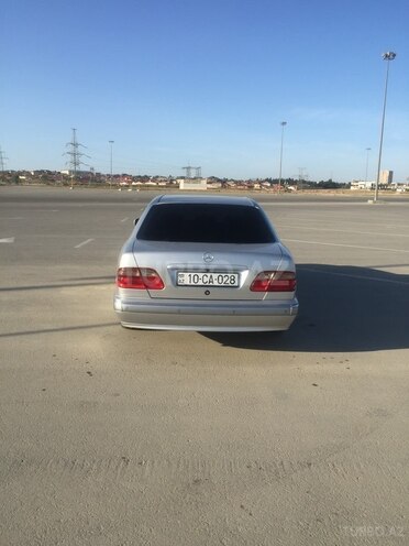 Mercedes E 240 2000, 196,097 km - 2.4 л - Bakı