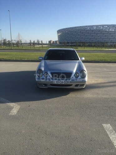Mercedes E 240 2000, 196,097 km - 2.4 л - Bakı