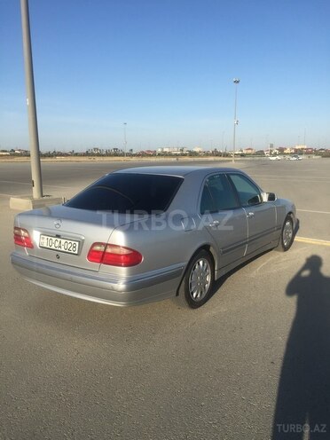 Mercedes E 240 2000, 196,097 km - 2.4 л - Bakı