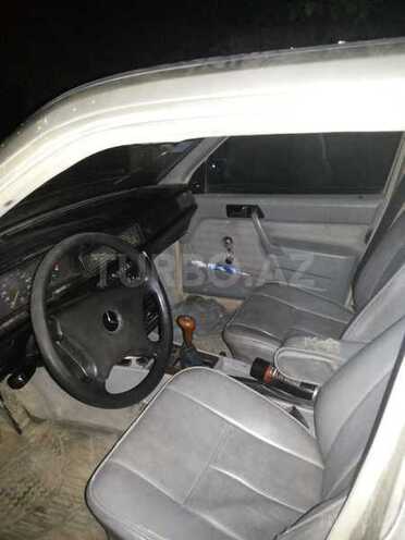 Mercedes 190 1984, 482,042 km - 2.5 l - Ağcabədi