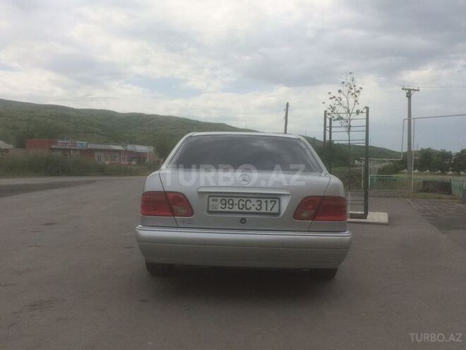 Mercedes E 200 1998, 243,000 km - 2.0 л - Balakən