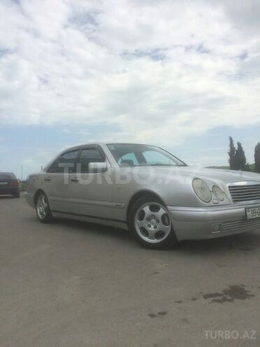 Mercedes E 200 1998, 243,000 km - 2.0 л - Balakən