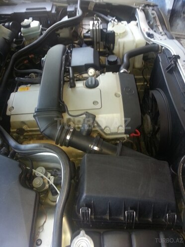 Mercedes E 200 1998, 243,000 km - 2.0 л - Balakən
