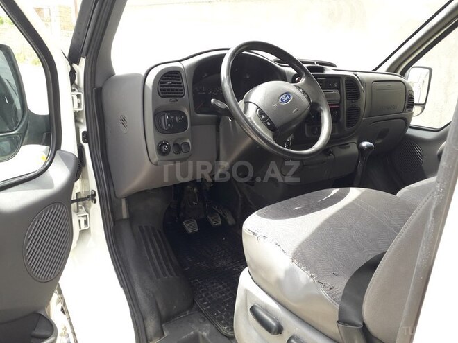 Ford Transit 2004, 320,000 km - 2.4 l - 
