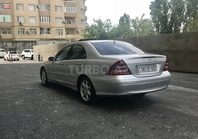 Mercedes C 240 2001, 207,000 km - 2.6 l - Bakı
