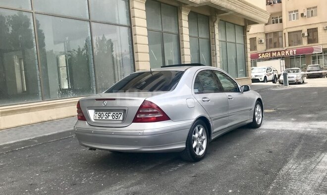 Mercedes C 240 2001, 207,000 km - 2.6 l - Bakı
