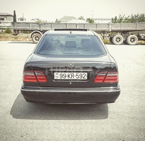 Mercedes E 240 2000, 219,000 km - 2.4 l - Sumqayıt