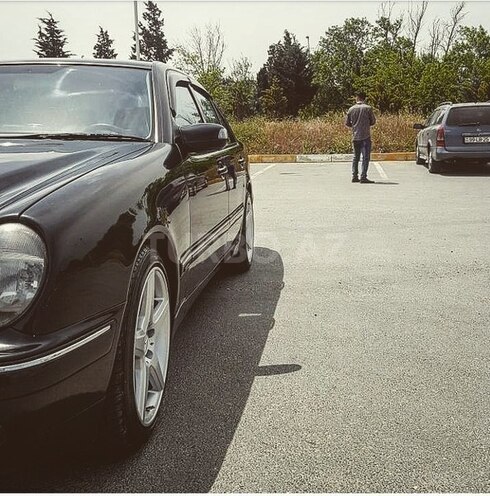 Mercedes E 240 2000, 219,000 km - 2.4 l - Sumqayıt