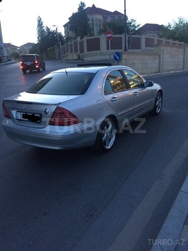 Mercedes C 320 2001, 304,000 km - 3.2 l - Bakı