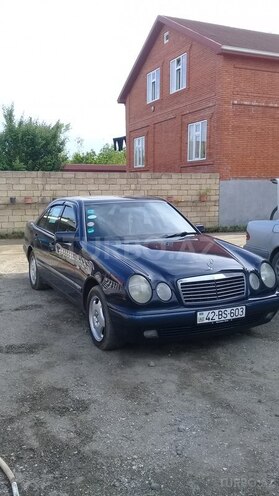 Mercedes E 200 1999, 285,000 km - 2.0 л - Astara