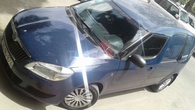 Skoda Fabia 2011, 350,000 km - 1.4 l - Bakı