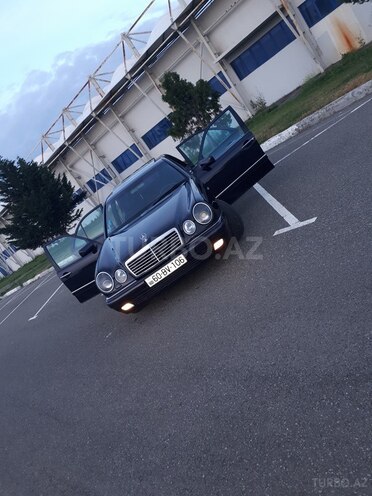 Mercedes E 230 1998, 215,000 km - 0.2 l - Şəmkir