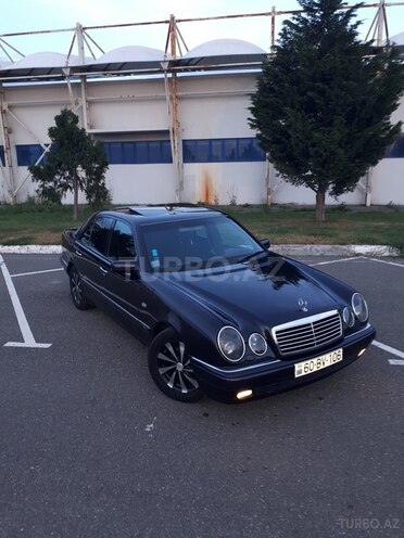 Mercedes E 230 1998, 215,000 km - 0.2 l - Şəmkir