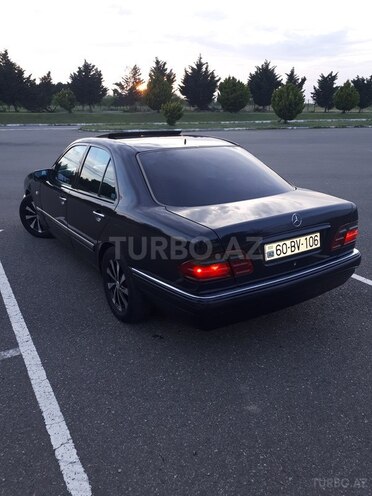 Mercedes E 230 1998, 215,000 km - 0.2 l - Şəmkir