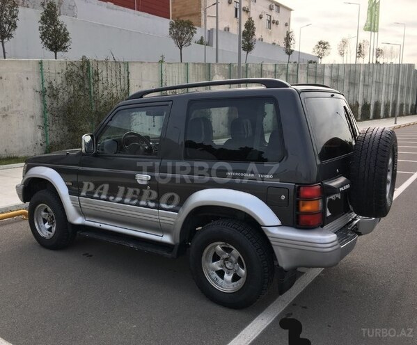 Mitsubishi Pajero 1992, 310,000 km - 2.5 l - Bakı