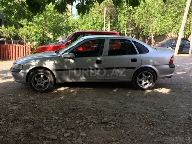 Opel Vectra 1997, 348,700 km - 1.8 l - Sumqayıt