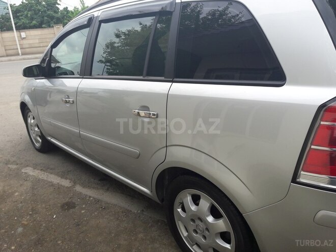 Opel Zafira 2006, 260,000 km - 1.9 l - Qazax